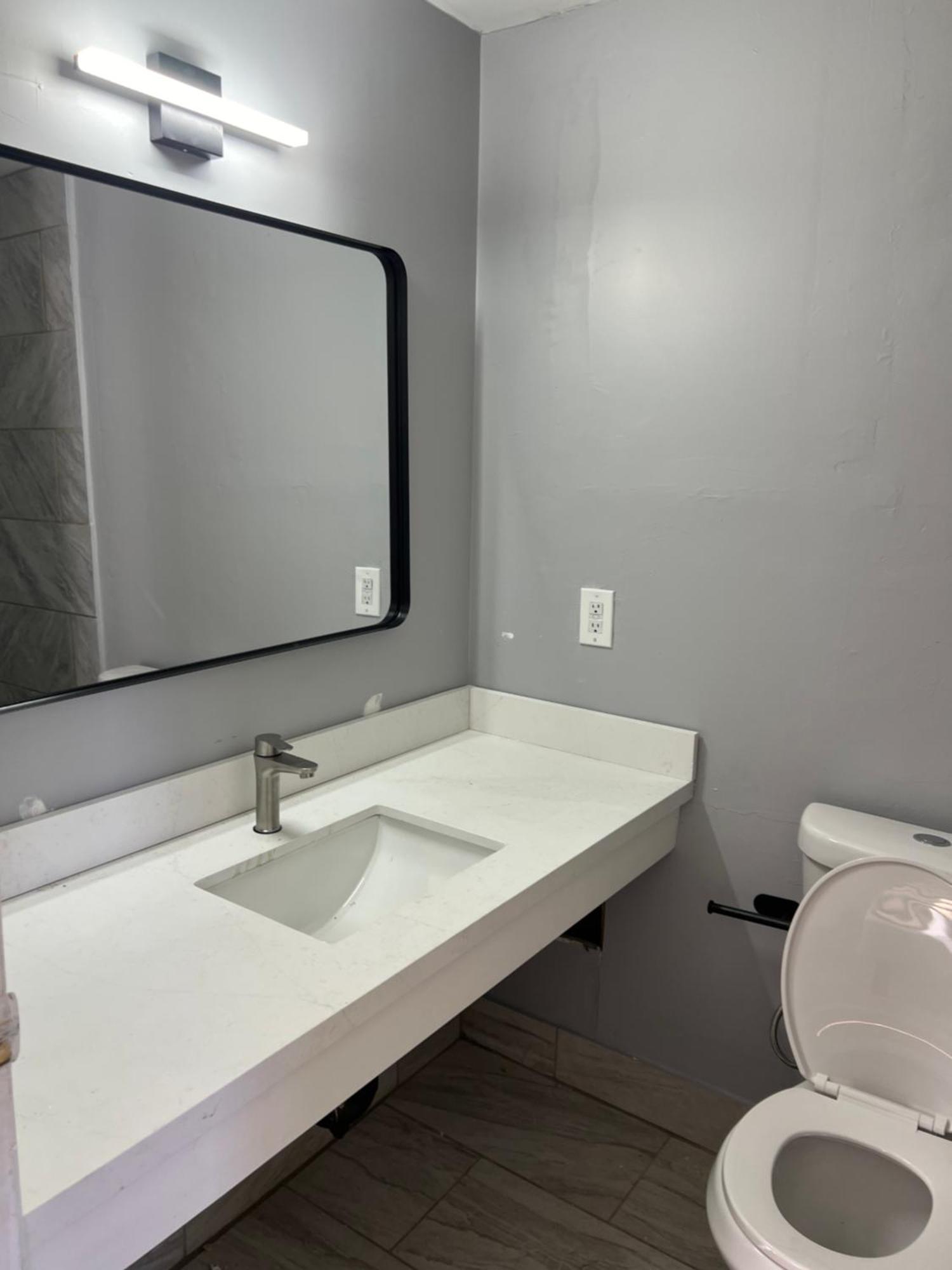 Nest Inn Watertown Bagian luar foto