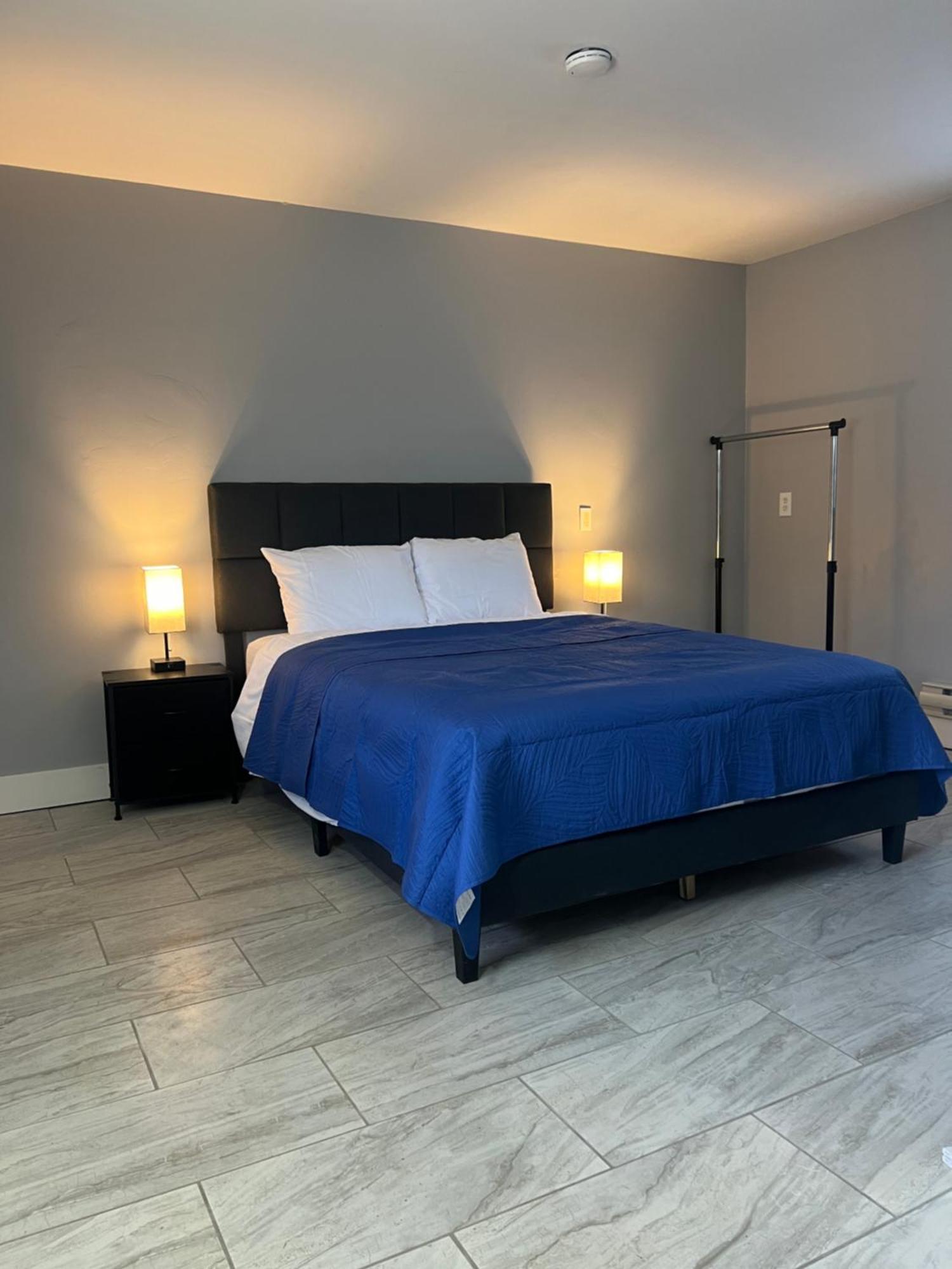 Nest Inn Watertown Bagian luar foto